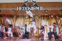 Khu nghỉ dưỡng khoả thân dè dặt đón khách trở lại sau mùa Covid