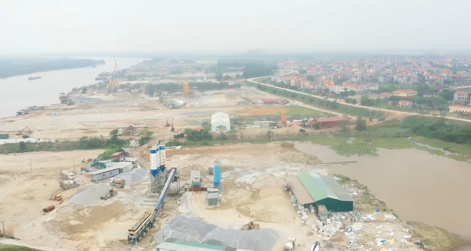 Tháo dỡ các công trình xâm hại sông Đuống sau phản ánh của Dân trí - 5 Tháo dỡ các công trình xâm hại sông Đuống sau phản ánh của Dân trí - 5