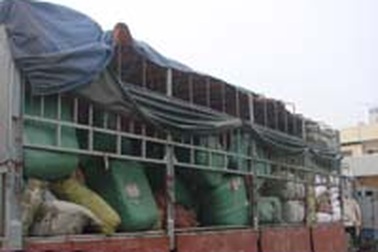 Phá kho hàng nghìn mét vải lậu