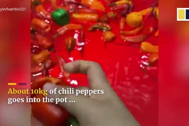 Khách sạn ngâm 10 kg ớt, củ cải và sữa vào suối nước nóng để khách ... tắm