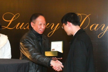 Đấu giá đồng hồ cao cấp tặng Quỹ bé Nhân Ái