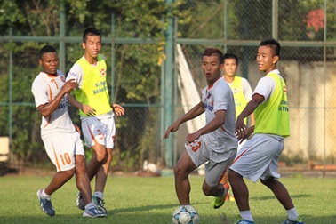 Các ngôi sao lần lượt rời XMXT Sài Gòn