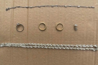 Tóm gọn 2 kẻ đột nhập phòng trọ trộm vàng ở TPHCM
