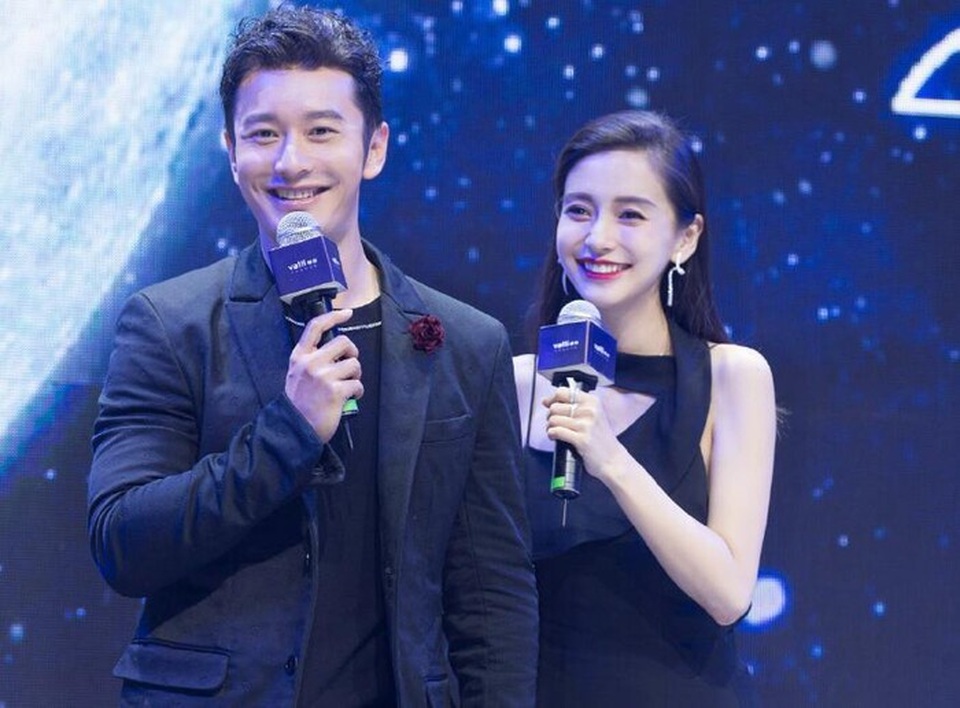 Huỳnh Hiểu Minh nhận gạch đá vì chuyện tình tay ba trong quá khứ - 1 Huỳnh Hiểu Minh nhận gạch đá vì chuyện tình tay ba trong quá khứ - 1
