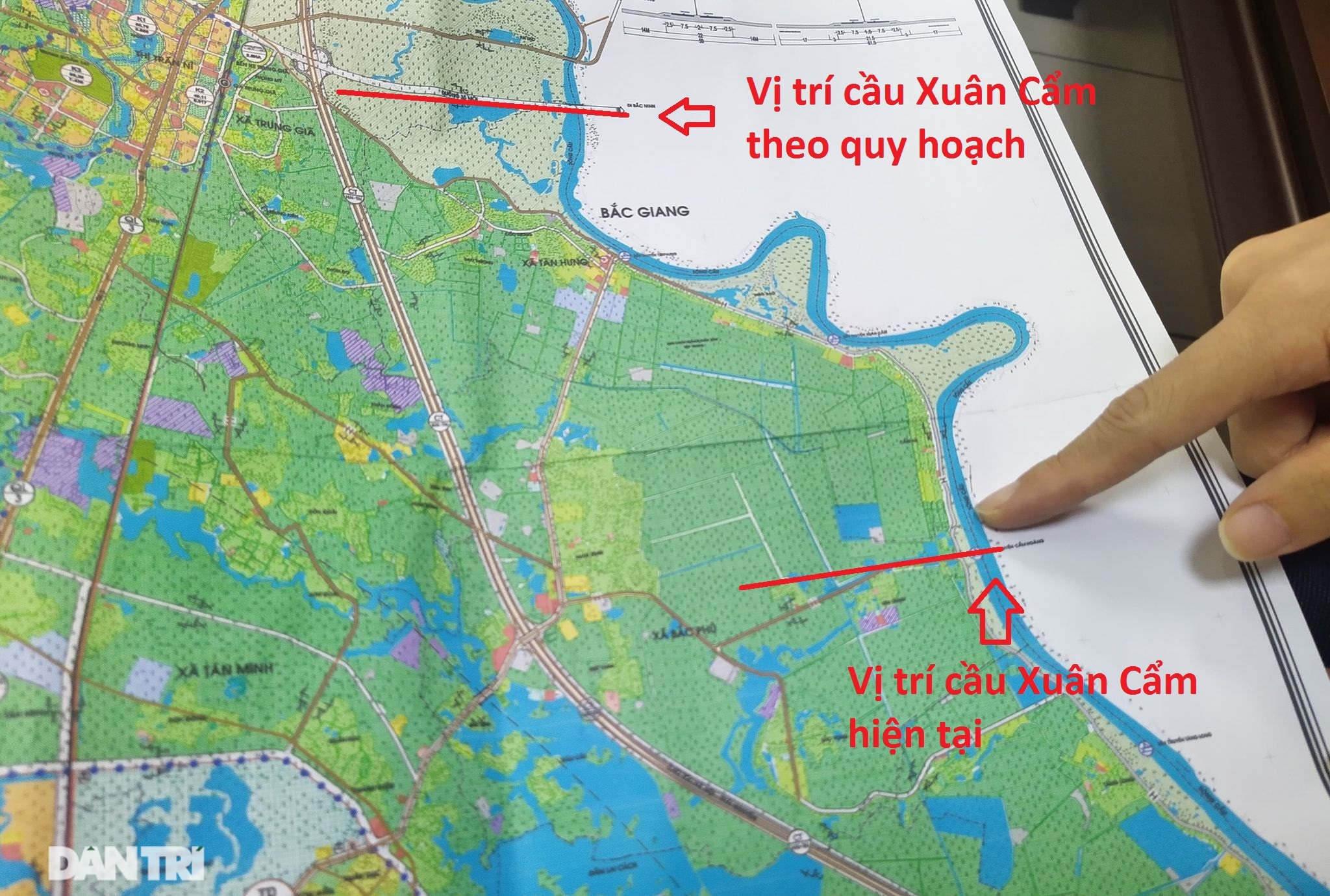 Cầu trăm tỷ đồng vượt sông Cầu xây xong thì đắp chiếu vì thiếu đường dẫn - 8 Cầu trăm tỷ đồng vượt sông Cầu xây xong thì đắp chiếu vì thiếu đường dẫn - 8