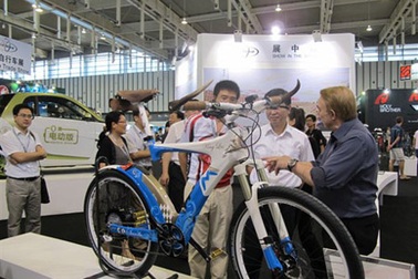 Nhà giàu Trung Quốc chán xế hộp tậu xe đạp siêu sang