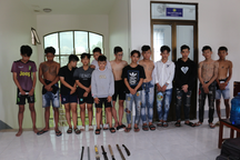 Ngăn chặn 2 nhóm "giang hồ nhí" chuẩn bị nhiều dao đi hỗn chiến