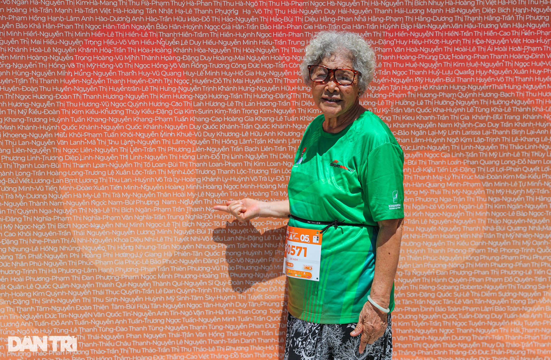 Hàng nghìn runner hào hứng nhận bib ở Unique Nha Trang H-Marathon - 9 Hàng nghìn runner hào hứng nhận bib ở Unique Nha Trang H-Marathon - 9