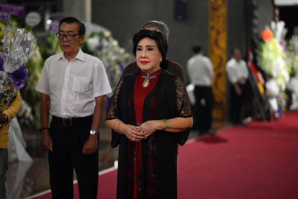 NSND Kim Cương, Bạch Tuyết, Lệ Thủy… đến viếng NSND Lý Huỳnh - 5 NSND Kim Cương, Bạch Tuyết, Lệ Thủy… đến viếng NSND Lý Huỳnh - 5