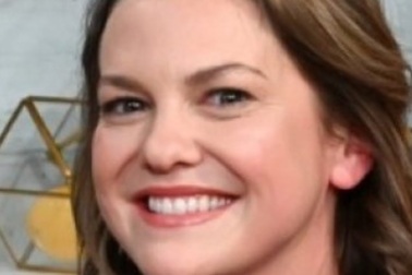 Hành trình nghệ thuật của "Alex Mack" Larisa Oleynik