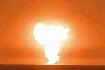 Nổ lớn như "cầu lửa" ngoài khơi Azerbaijan, nghi do núi lửa phun trào