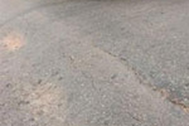 Cầu Văn Thánh 2 lại thủng!