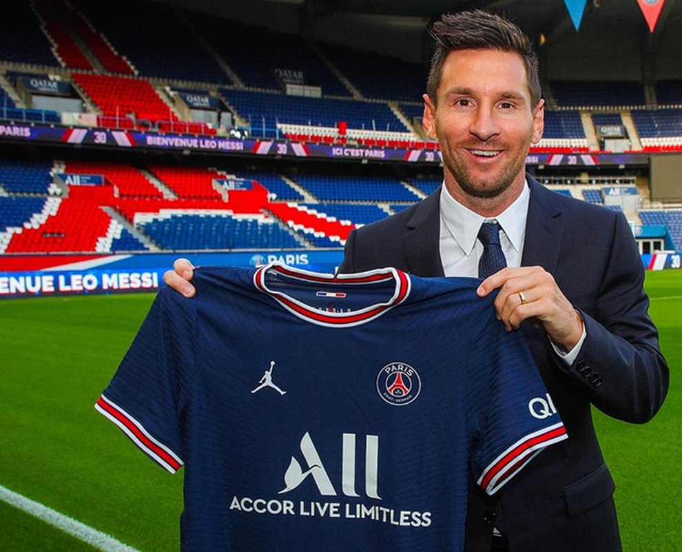 Vén màn bí mật động trời vụ Messi rời khỏi Barcelona - 2