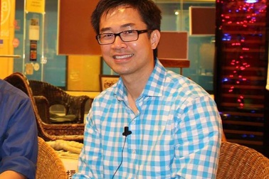 Người Việt ở Mỹ: Bác sĩ Việt làm nail, bồi bàn, học tối ngày mới trụ được