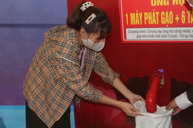 Khai trương cây "ATM gạo" đầu tiên ở Hà Nam hỗ trợ công nhân, người nghèo