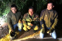 Mang 2 khẩu súng và 49 viên đạn đi săn, gặp ngay công an