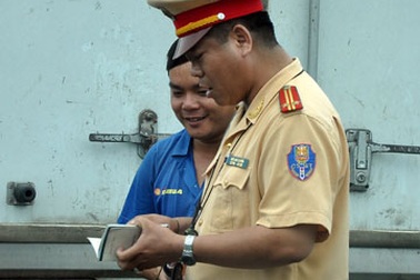 Vụ CSGT ép DN trả tiền nhậu: Công an trả lại tiền cho DN