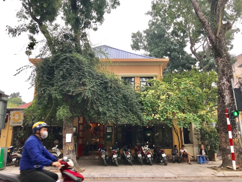 Những con phố quanh năm thơm mùi cà phê ở Hà Nội - 4 Những con phố quanh năm thơm mùi cà phê ở Hà Nội - 4