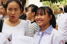 Đề Văn: Vừa sức; đề Anh: Nhiều thí sinh bỏ dở bài thi