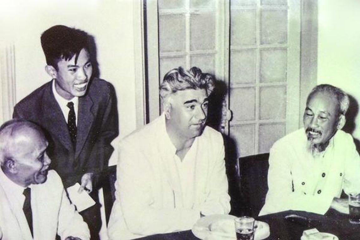 Phút hổ thẹn của nguyên Phó Thủ tướng khi phiên dịch cho Bác Hồ - 2 Phút hổ thẹn của nguyên Phó Thủ tướng khi phiên dịch cho Bác Hồ - 2