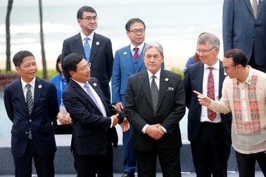 Nghị sự dày đặc của các quan chức cấp cao APEC