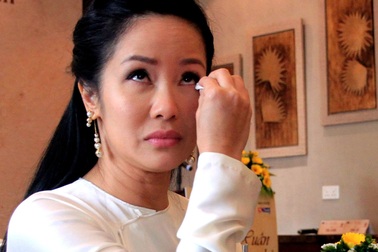 Diva Hồng Nhung bật khóc: “Sau ly hôn, vẫn thường xuyên gặp ác mộng…”