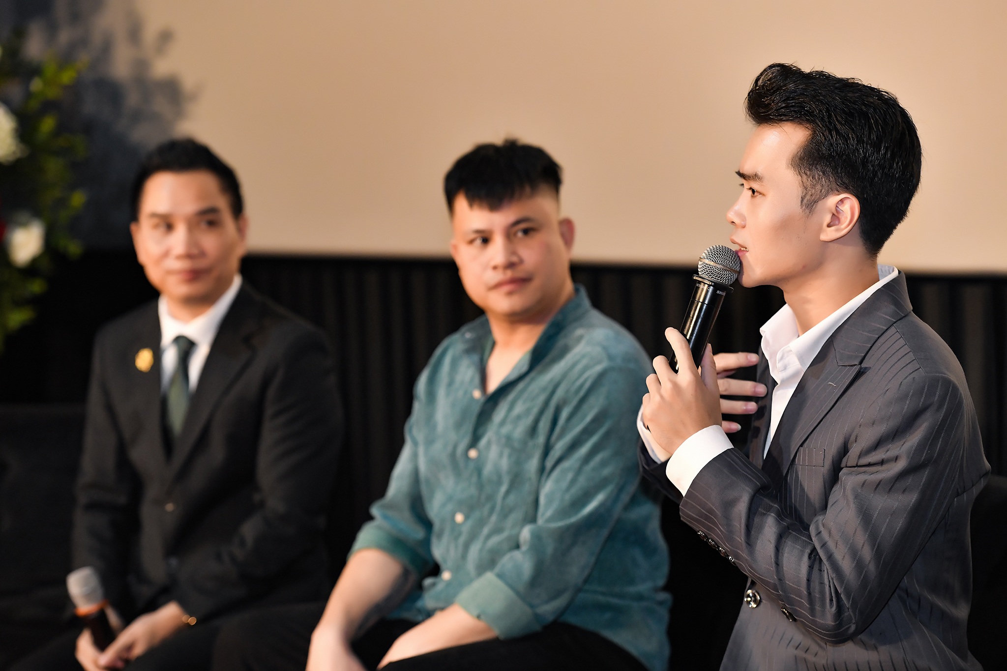 Le Vinh Toan ប្រាប់ពីដំណើរជីវិតរបស់គាត់តាមរយៈខ្សែភាពយន្តតន្ត្រី Memory Land - ១ Lê Vĩnh Toàn kể chuyện đời mình bằng phim ca nhạc Miền nhớ - 1