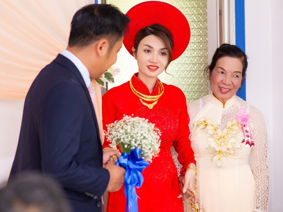 Khoảnh khắc hạnh phúc trong lễ cưới Đình Hiếu Cổng mặt trời ở Cà Mau - 4 Khoảnh khắc hạnh phúc trong lễ cưới Đình Hiếu Cổng mặt trời ở Cà Mau - 4