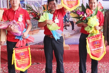 Vinh danh những tài xế xe buýt Thủ đô “lái xe an toàn”