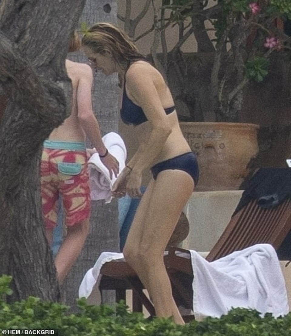 Vóc dáng thon gọn của sao U60 Julia Roberts - 4 Vóc dáng thon gọn của sao U60 Julia Roberts - 4