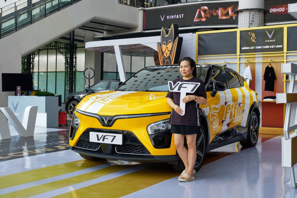 Lái thử VF 7, nhiều người đánh giá cao khả năng vận hành - 1 Lái thử VF 7, nhiều người đánh giá cao khả năng vận hành - 1