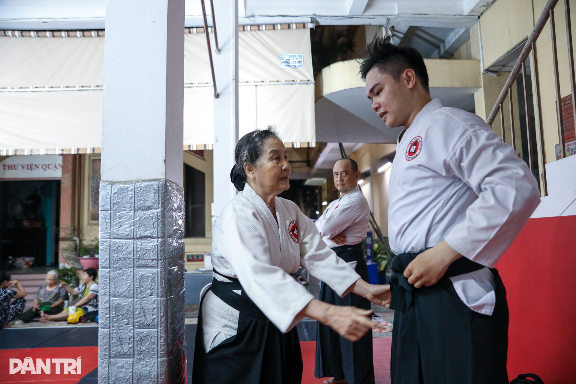 Chân dung nữ võ sư U80 bền bỉ dạy chữ, dạy võ cho trẻ khuyết tật ở TPHCM - 6 Chân dung nữ võ sư U80 bền bỉ dạy chữ, dạy võ cho trẻ khuyết tật ở TPHCM - 6