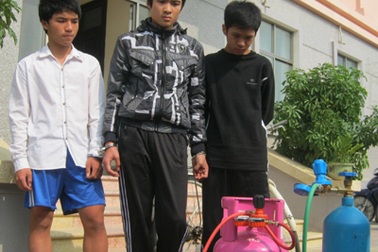 Vụ 3 học sinh cắt máy ATM: Một người là cầu thủ U15 SLNA