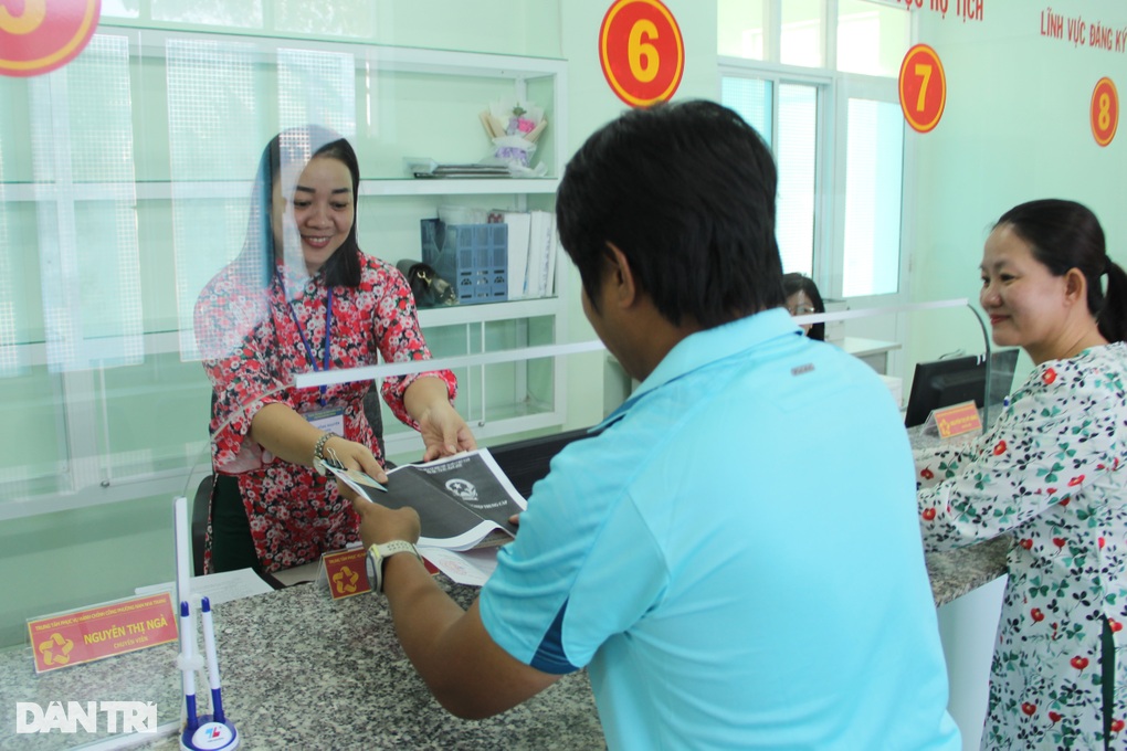 Phó Chủ tịch Quốc hội: Dân sẽ làm giấy tờ gần nhà, không cần về nơi cư trú - 3 Phó Chủ tịch Quốc hội: Dân sẽ làm giấy tờ gần nhà, không cần về nơi cư trú - 3