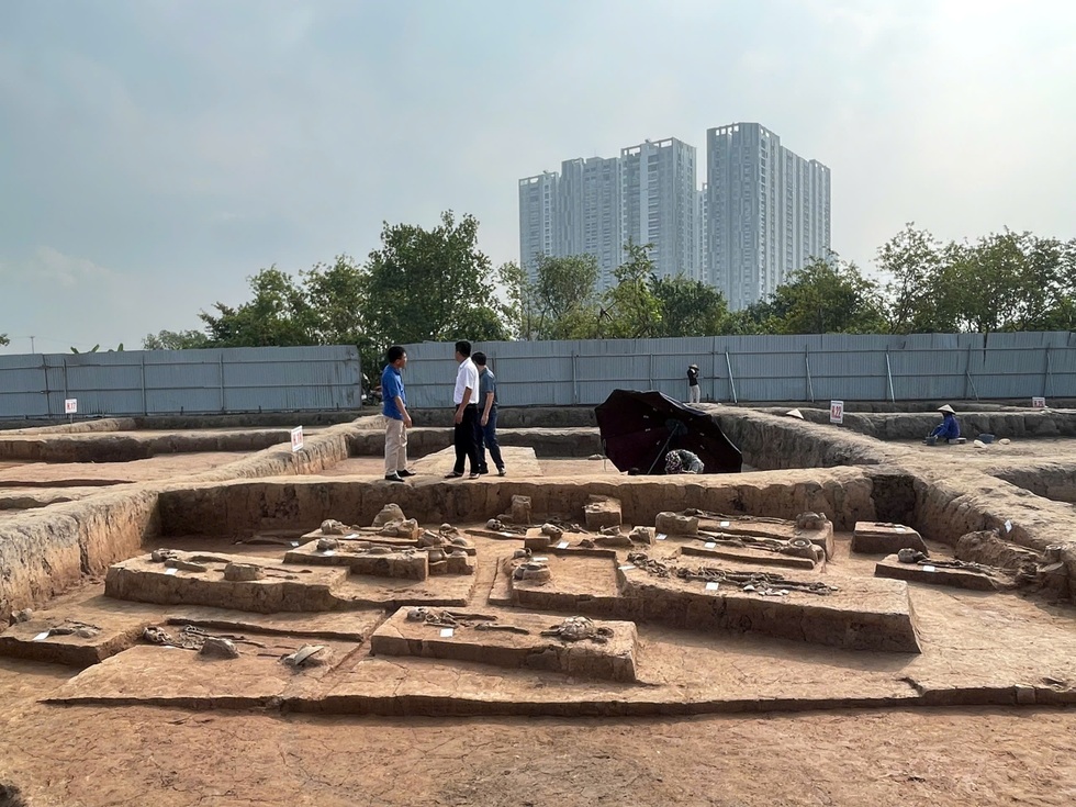 Phát hiện mộ cổ 4.000 năm của nhà quý tộc ở Hà Nội với đồ quý bằng đá ngọc - 3 Phát hiện mộ cổ 4.000 năm của nhà quý tộc ở Hà Nội với đồ quý bằng đá ngọc - 3