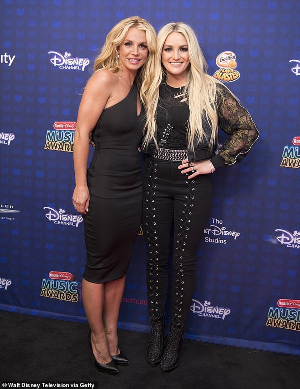 Em gái Britney phản ứng khi chị gái bị nói là thần kinh - 1 Em gái Britney phản ứng khi chị gái bị nói là thần kinh - 1