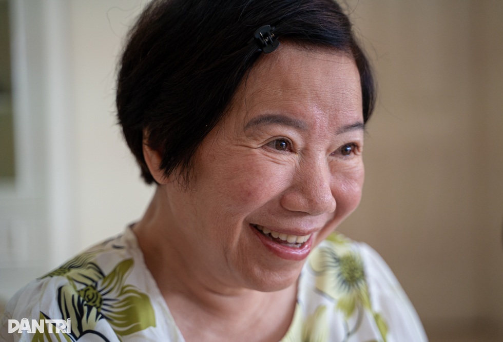 Cơ thể đóng băng vì bệnh hiểm, nữ nhà báo dùng đôi mắt làm điều kỳ diệu - 1