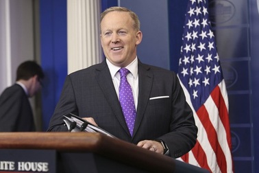 Phát ngôn viên Nhà Trắng bất ngờ từ chức