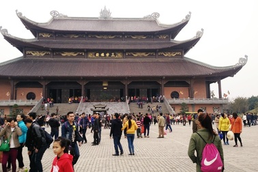 Hai vợ chồng nghi “cuỗm” hàng loạt tài sản của du khách đi lễ chùa Bái Đính