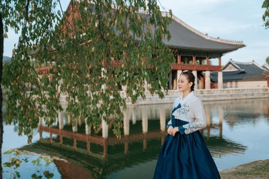 Á Hoàng Cao Thuỳ Trang hoá ''sweet-girl'' tại Seoul Fashion Week 2019