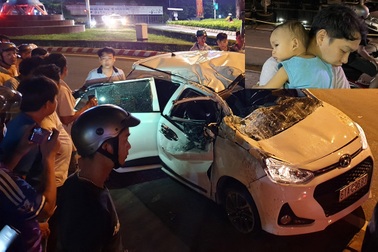 Cha nhanh trí ôm con thoát tử thần khi xe tải đè bẹp xe con