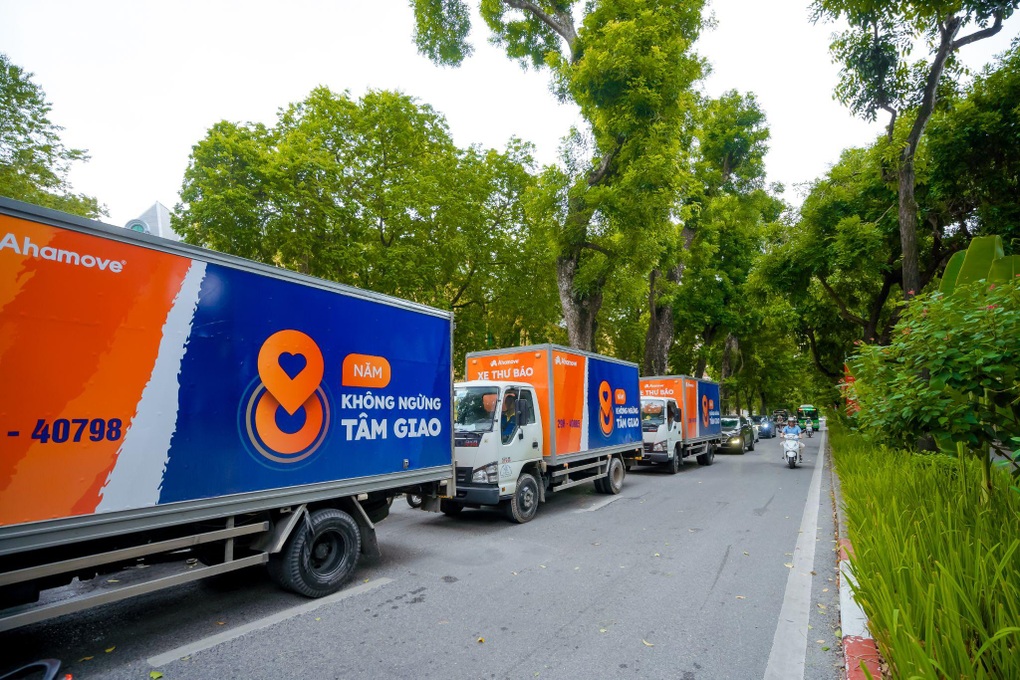 Ahamove tặng gói bảo hiểm tai nạn 118 triệu đồng cho đối tác tài xế - 1