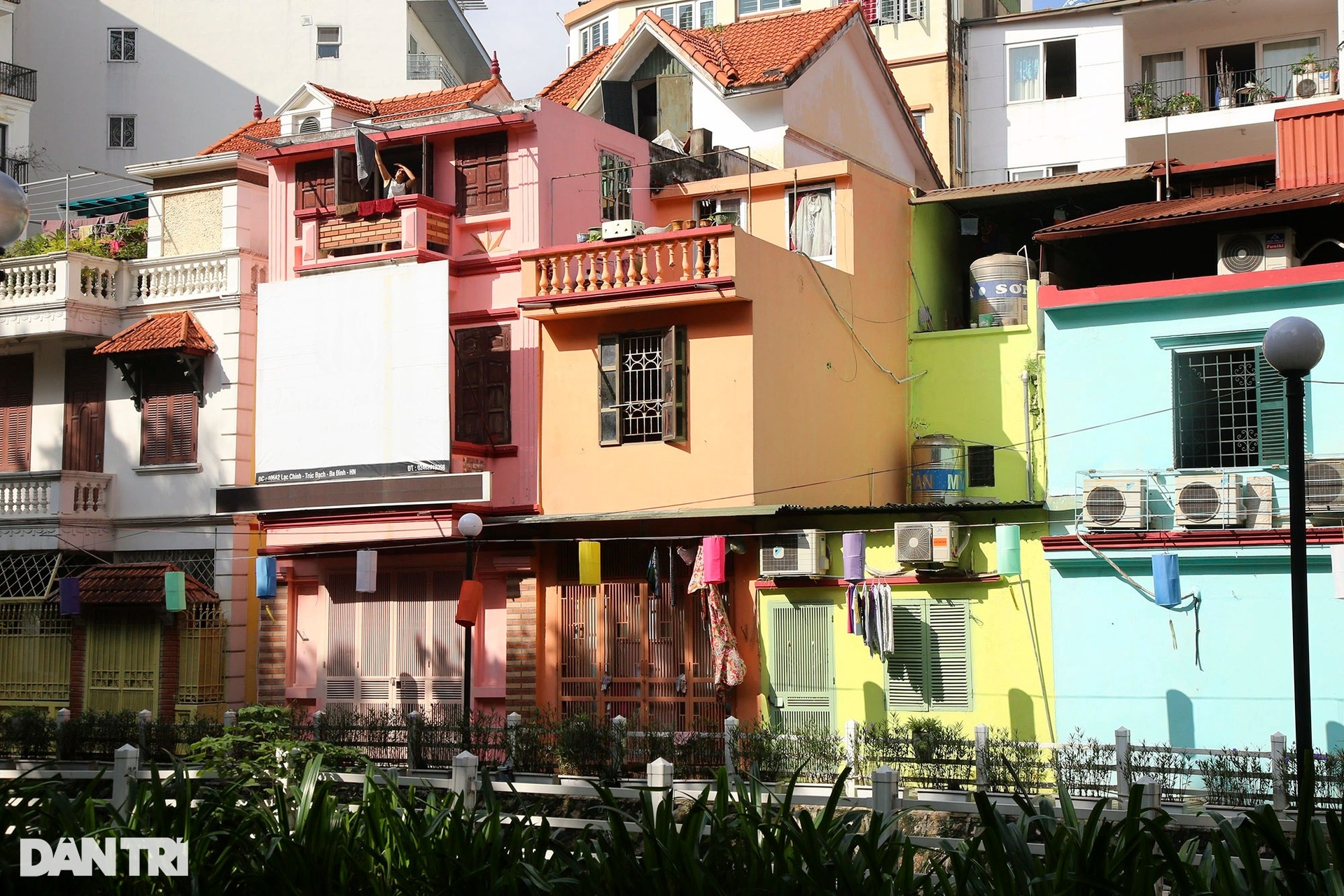 Hà Nội trong nhịp điệu nắng thu rực rỡ - 14 Hà Nội trong nhịp điệu nắng thu rực rỡ - 14