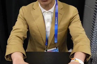 Cận cảnh bàn phím có khả năng biến hóa theo nhu cầu của người dùng