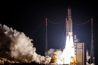 Vệ tinh cỡ lớn của Boeing bất ngờ nổ tung trên quỹ đạo