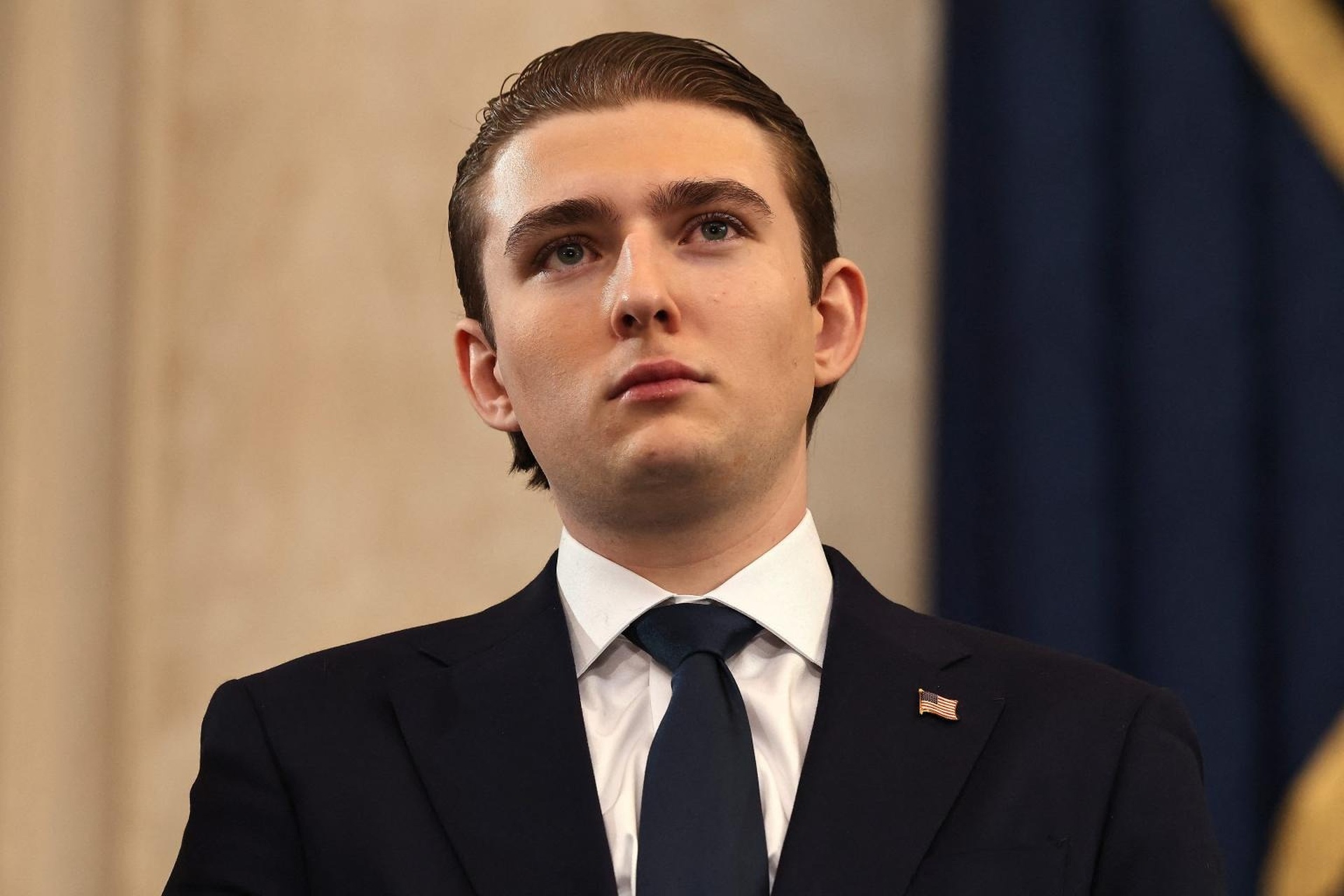 Barron Trump lần đầu xuất hiện ở trường ĐH ở vị trí con trai Tổng thống Mỹ - 8 Barron Trump lần đầu xuất hiện ở trường ĐH ở vị trí con trai Tổng thống Mỹ - 8
