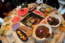 Chủ chuỗi lẩu nổi tiếng gây bức xúc vì câu nói "người nghèo đừng ăn lẩu"