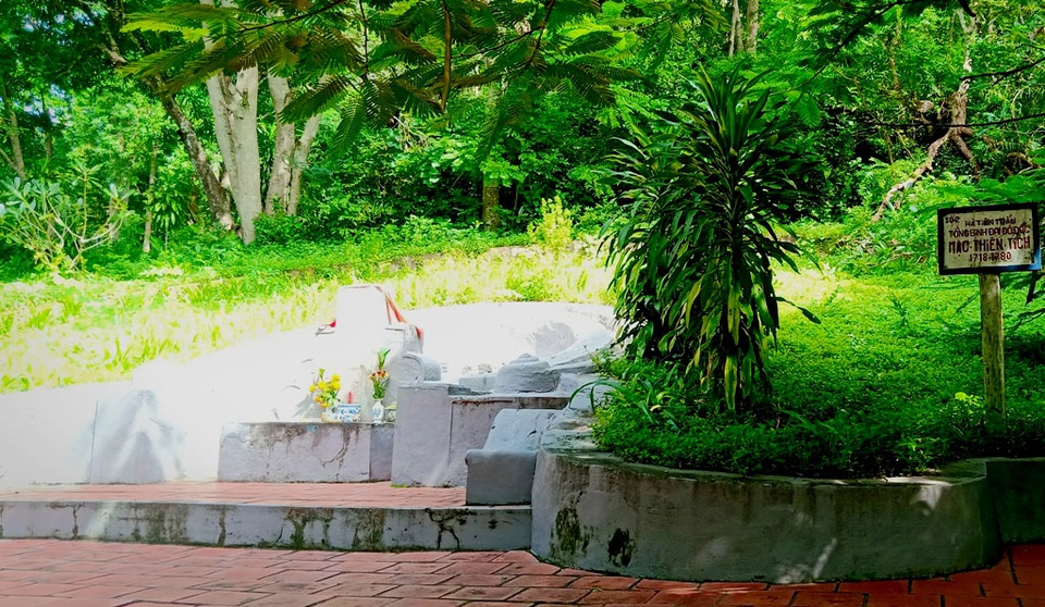 Đến “xứ tiên”… ghé thăm lăng Mạc Cửu - 8 Đến “xứ tiên”… ghé thăm lăng Mạc Cửu - 8
