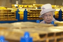 Nữ hoàng Anh thị sát hầm vàng “khủng” dưới lòng London