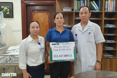 Người phụ nữ bị tường gạch đè lên được bạn đọc giúp đỡ hơn 110 triệu đồng